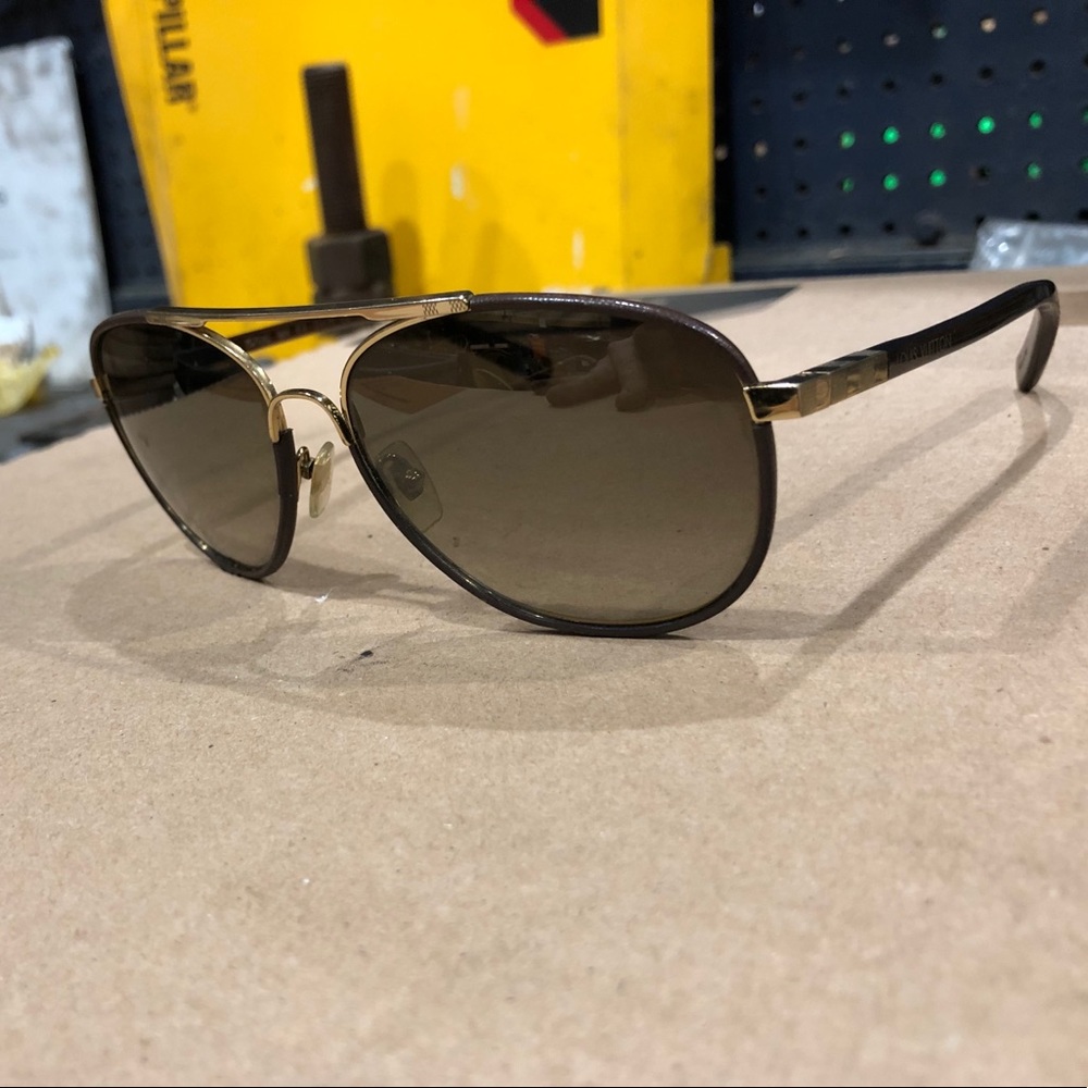 Louis Vuitton attraction pilot sunglasses